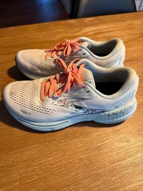 Brooks Adrenaline GTS 23